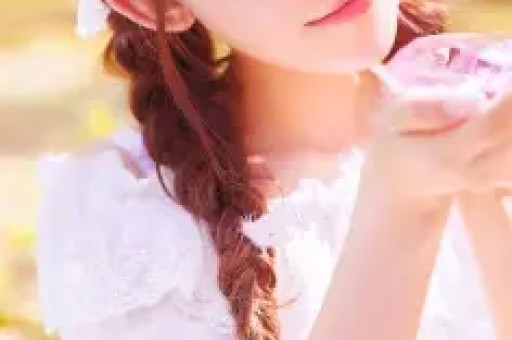 两人搭建“吃瓜”微信群散播大量“八卦”信息，官方辟谣后仍转发虚假信息，双双获刑