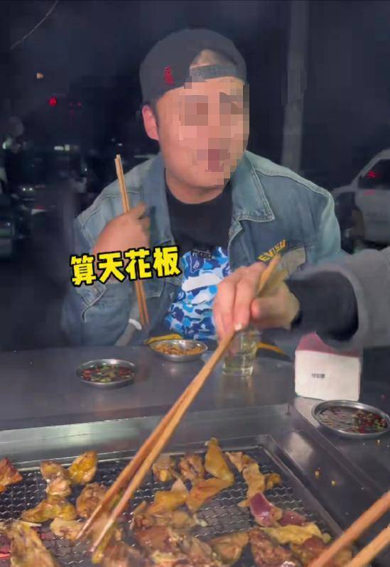 四川饭店回收剩蘸料被拍！称拿去喂鸡，当地人爆黑料，市监局介入