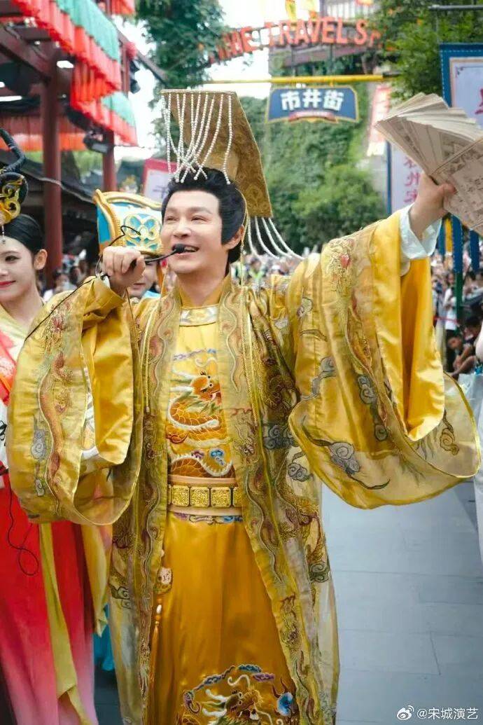 他什么时候退圈的?