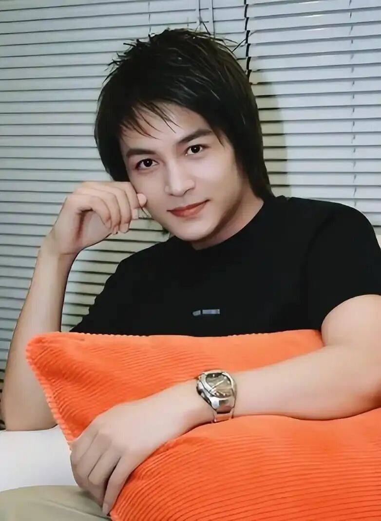 他什么时候退圈的?