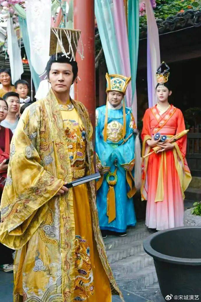 他什么时候退圈的?