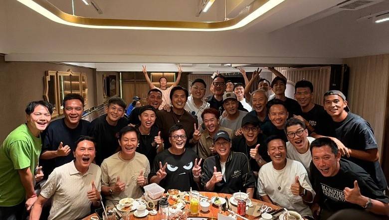 香港知名男星提前庆生！谭咏麟关礼杰等到场，退圈后仍人缘爆棚